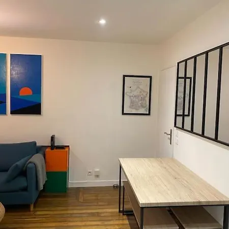 Confortable Xi Apartment Paris